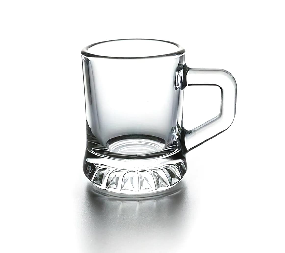 Schnapsgläser am Band